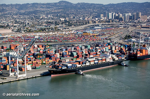 © aerialarchives.com, Port of Oakland,Tug Boats and Containership aerial photograph, aerial photography
AHLB2012.jpg