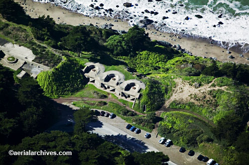 © aerialarchives.com San Francisco Presidio aerial photograph, 
AHLB2175.jpg
