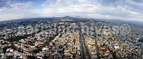 © aerialarchives.com Mexico City aerial photograph, 
AHLB2216.jpg