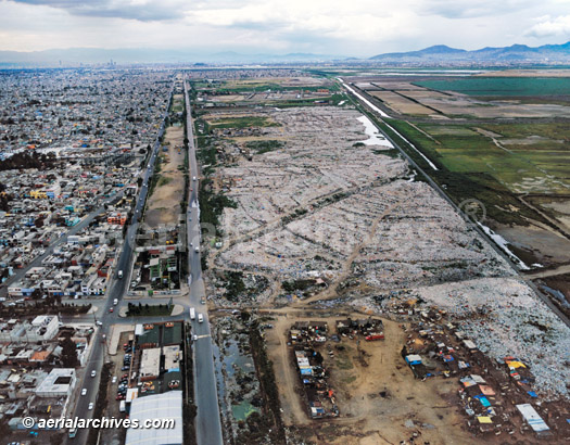 © aerialarchives.com Mexico City landfill aerial photograph,
AHLB2233 B59R6N