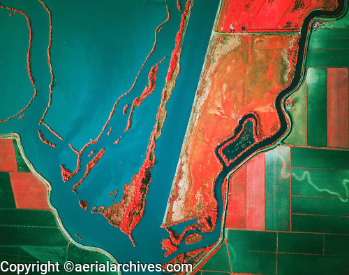 © aerialarchives.com Sacramento river deep water ship channel, levees, Prospect slough,  Sacramento San Joaquin river deltatock aerial photograph, BGT33A, AHLB2300
