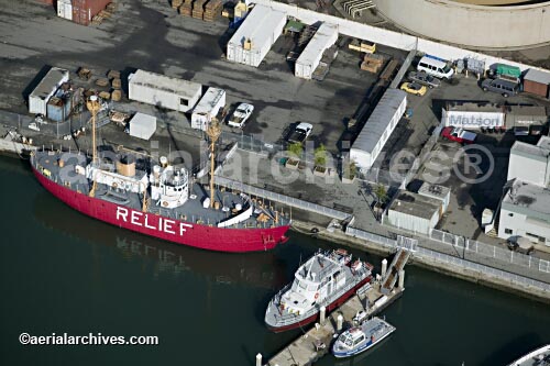 © aerialarchives.com, Lightship Relief, Port of Oakland,  aerial photograph, aerial photography
AHLB2312.jpg