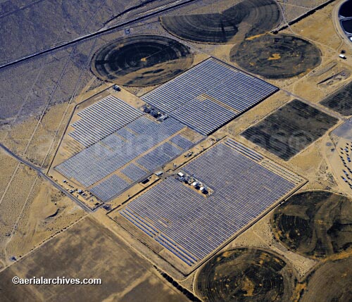 © aerialarchives.com, Overview of the Solar Two project, solor energy generation, Daggett, CA, Renewable Energy, Overview of the Solar Two project, solor energy generation, Daggett, CA
 stock aerial photograph, aerial 
photography, AHLB2628.jpg
