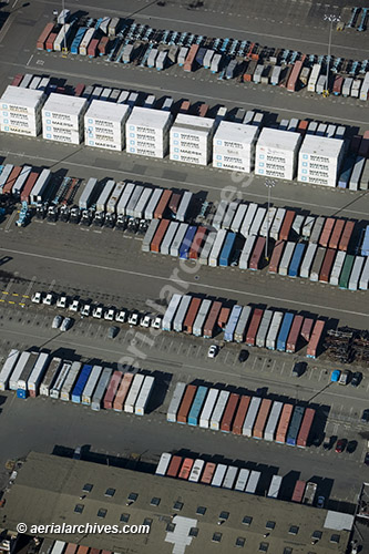 © aerialarchives.com, Maersk Containers at the Port of Oakland,  aerial photograph, aerial photography
AHLB2831.jpg
