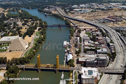 © aerialarchives.com aerial photograph of Sacramento River and Old Town Sacramento California, CA,
AHLB2866.jpg, ADM2N7