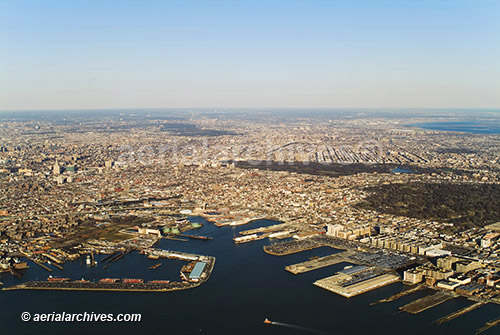 © aerialarchives.com Brooklyn, New York, aerial photograph,
AHLB2994.jpg, AHFH4X