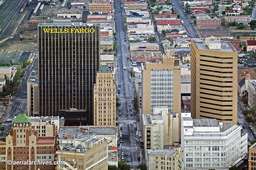 © aerialarchives.com downtown El Paso, Texas aerial photograph,
AHLB3103, AFRJ1Y
