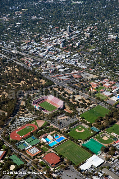 aerial photographStanford University Stadium and athletic facilities with the City of Palo Alto, CA in the background
AHLB4058, APJTYK, © aerialarchives.com 