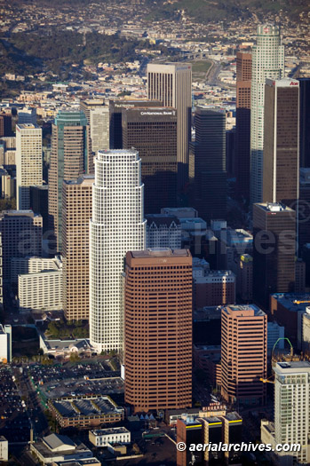 © aerialarchives.com downtown Los Angeles, CA, buildings include
Paul Hastings, Bank of America, City National Bank, Aon, US Bank, aerial photograph,
AHLB4497.jpg, B0DJMK 