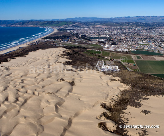 © aerialarchives.com aerial photograph of the Pismo Beach dunes
City of Oceano, San Luis Obispo county California, CA;
AHLB4607, B103M7
