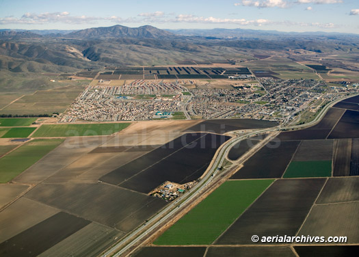 © aerialarchives.com Fertile Land in Salinas Valley Residential Real Estate Development aerial photograph,
AHLB4640, B11XHC
