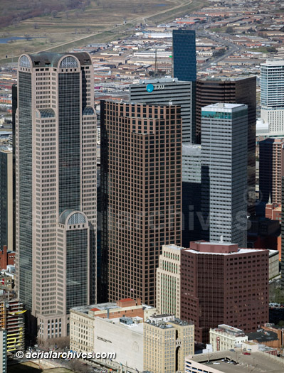 © aerialarchives.com above Comerica Bank Tower, Dallas, Texas Philip Johnson and John Burgee architects 