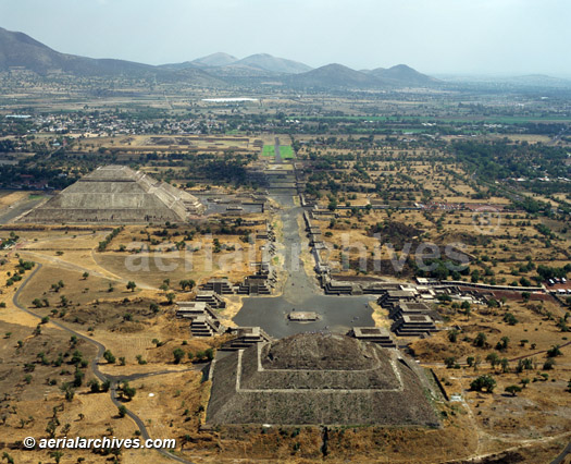 © aerialarchives.com aerial photograph of Teotihuacan, Mexico
AHLB5031, AHLB5147, B0YX78
