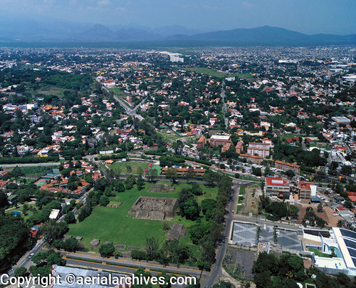 © aerialarchives.com aerial photograph of Cuernavaca, Morelos, Mexico
AHLB5052, B107F1