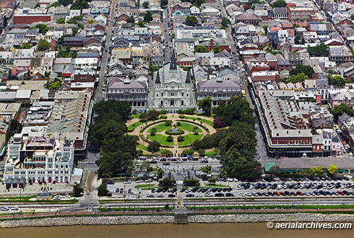 © aerialarchives.com, downtown, aerial photograph New Orleans French Quarter AHLB5297 B4554M