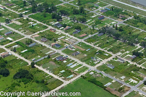© aerialarchives.com, empty building slabs from houses destroyed by Katrina New Orleans, Louisiana, stock aerial photograph, aerial
photography, AHLB5320