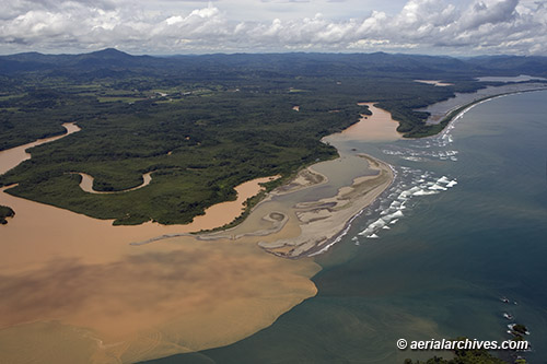 © aerialarchives.com erosion sediment river Panama  AHLB5977 BP2TD7
