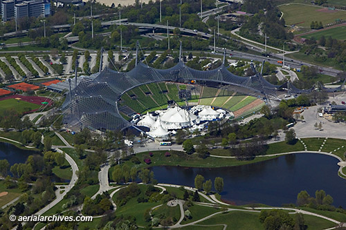 © aerialarchives.com aerial photograph of Hofgarten
AHLB7592, C0Y2K4
