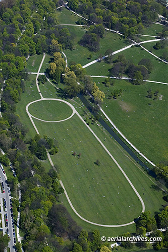 © aerialarchives.com Luftbild of Englischer Garten Mnchen Deutschland,
AHLB7594, C0Y2PD