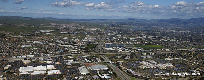 © aerialarchives.com aerial photograph, Dublin, Pleasanton<BR>
AHLB9147.jpg