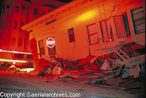 © Herb Lingl/aerialarchives.com Loma Prieta Earthquake 
photograph of the Loma Prieta earthquake, AHLC2003