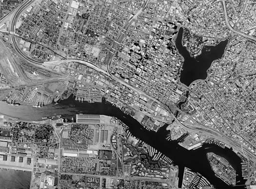 © aerialarchives.com historical aerial map Oakland AHLV2001