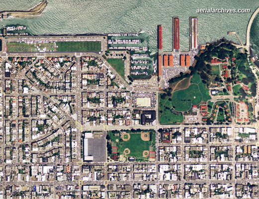 © aerialarchives.com  aerial map of San Francisco
AHLV2011 