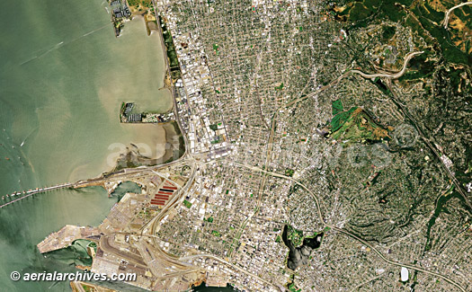 © aerialarchives.com aerial photo map of Oakland and Emeryville, CA Alameda county<BR>
AHLV2028