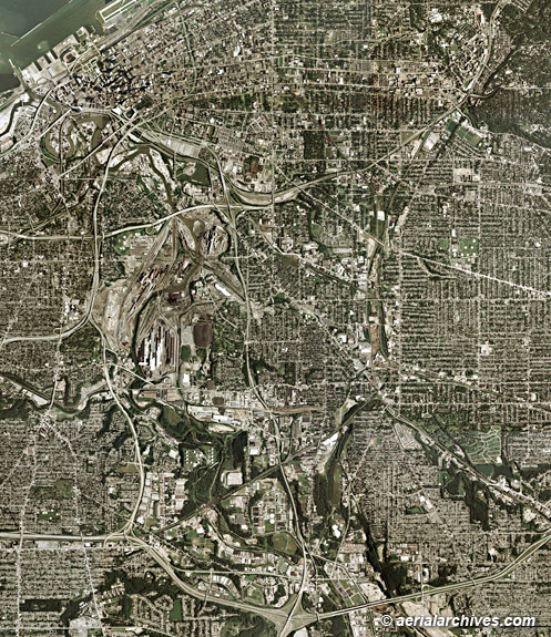 Cleveland aerial map,AHLB2098, BEF3F8, © aerialarchives.com 
