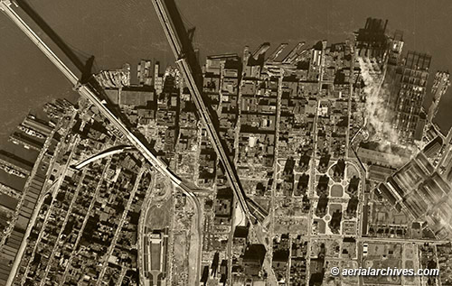 historical aerial photograph Brooklyn Heights, New York, AHLV3305, C2YRK7