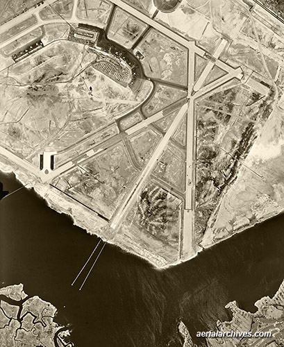 historical aerial photograph East River New York City AHLV3309, C2YRTT