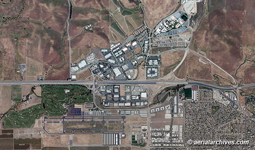 © aerialarchives.com aerial photo map of Livermore Airport Business Center, CA Alameda county<BR>
AHLV3346