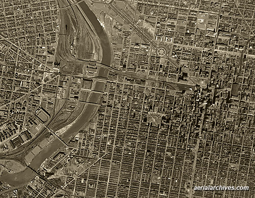 © aerialarchives.com historical aerial photograph downtown Philadelphia AHLV3352, C45RM4