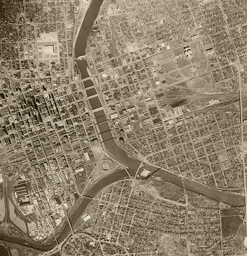© aerialarchives.com Des Moines, Iowa historical aerial photograph, AHLV3949