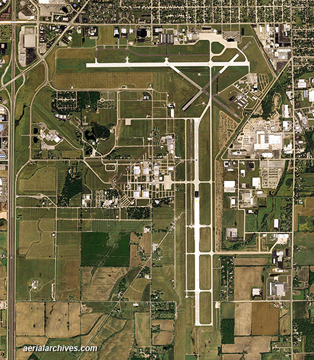 © aerialarchives.com aerial map Wittman Regional Airport, Oshkosh, Wisconsin AHLV4081