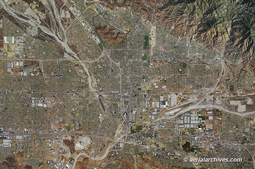 © aerialarchives.com aerial map of San Bernadino, AHLV4306 