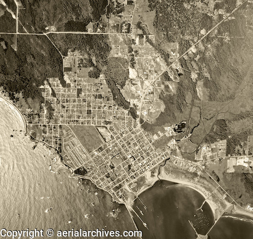 © aerialarchives.com historical aerial photography Del Norte County
AHLV3977