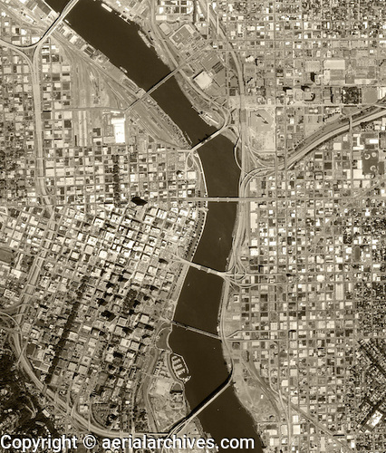 graphics © aerialarchives.com,  historical aerial photo 1947 Portland, Oregon,   AHLV4104