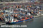 © aerialarchives.com Port of Oakland aerial photograph, ID: AHLB2011.jpg
