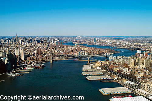 © aerialarchives.com  East river, New York City aerial photograph, APF7JN
AHLB2137