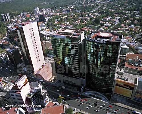 © aerialarchives.com Periferico including the Met Life and AIG buildings aerial photograph, 
AHLB2253.jpg