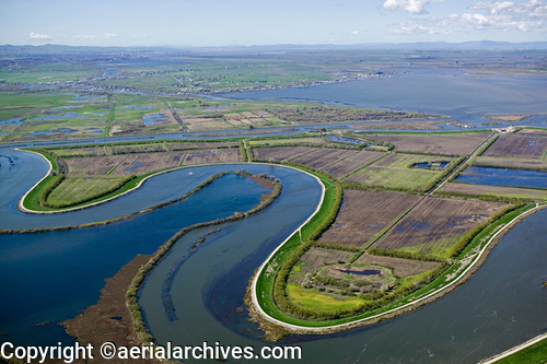 © aerialarchives.com, Quimby Island, levees, Franks Tract in background,  Sacramento San Joaquin river delta,  stock aerial photograph, aerial 
photography, ADM2K6 AHLB2661