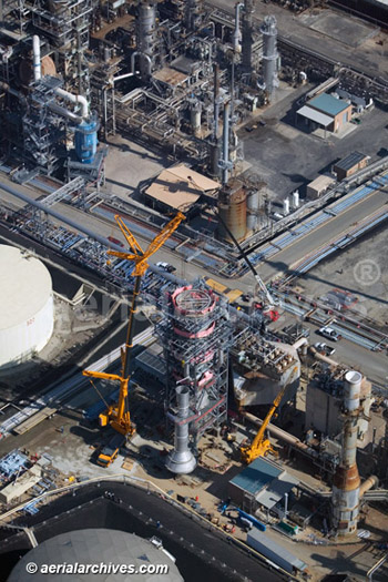 © aerialarchives.com Construction at a Long Beach Oil Refinery, aerial photograph, photography, , <BR>
AHLB2434, ADM2RF