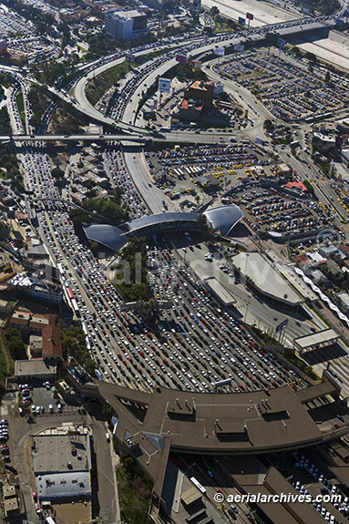 © aerialarchives.com aerial San Ysidro, San Diego, Tijuana border crossing at the Mexican American border, B0TCWG,  AHLB4577