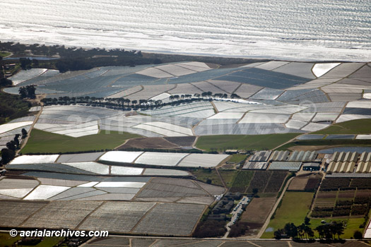 Pacific Ocean farm land at Watsonville aerial photograph,  AHLB4662, B0TD6X, © aerialarchives.comahlb3497