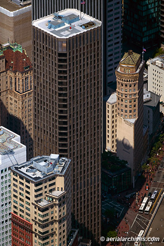 © aerialarchives.com photographie arienne de la tour McKesson Plaza,
AHLB4628 BN8WPY