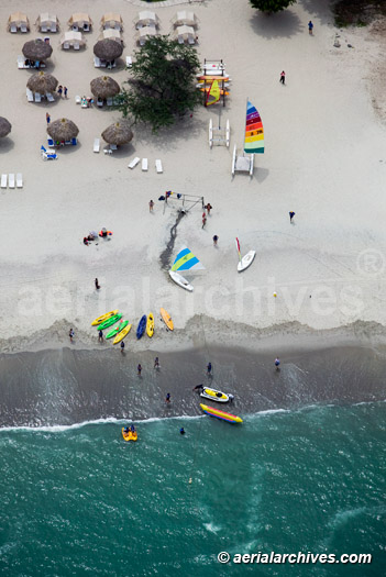 © aerialarchives.com aerial photograph of Panama beach on the Pacific Ocean
AHLB5183, B3MTJE