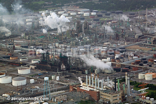 © aerialarchives.com ExxonMobil Baton Rouge, Louisiana refinery aerial photograph,
AHLB5307, B4ATHK