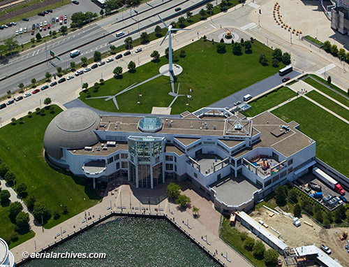 © aerialarchives.com urban wind turbine Great Lakes Science Center Cleveland  AHLB7239 BFMB0C