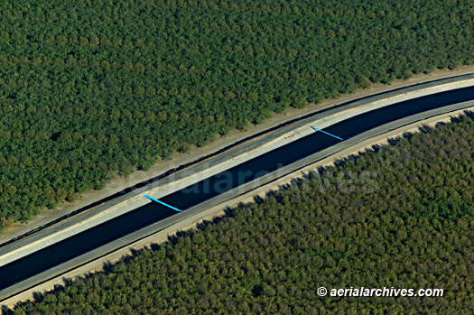 © aerialarchives.com aerial photograph California Aqueduct Central Valley
AHLB7284, BFMC8W 